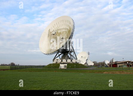 Satelliten-Bodenstation (The Big Ear), Abhören von Satelliten-Verkehr. NSO Bodenstation, Niederländisch signalisiert Intelligenz, Lebenswerk Stockfoto