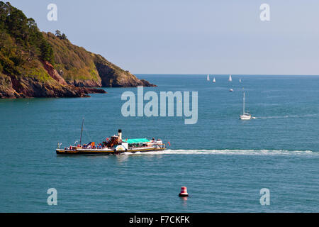 Der erhaltene Raddampfer "Kingswear Castle" in der Mündung des Flusses Dart, Devon, England, UK Stockfoto