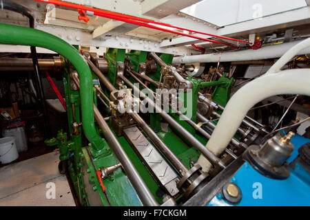 Das Kohlekraftwerk Dampfmaschine der erhaltene Raddampfer "Kingswear Castle" Devon, England, UK Stockfoto