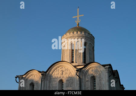 Die Kuppeln der Kathedrale des Heiligen Demetrius (Dmitriyevskiy Sobor) Vladimir, Vladimir Oblast, Russland. Stockfoto