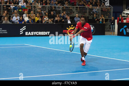 Sofia, Bulgarien - 22. November 2015: Sofia, Bulgarien - besiegte Grigor Dimitrov Monfils in einem demonstrativen Match in der Arena Armeec Stockfoto