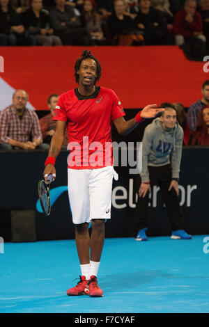 Sofia, Bulgarien - 22. November 2015: Sofia, Bulgarien - besiegte Grigor Dimitrov Monfils in einem demonstrativen Match in der Arena Armeec Stockfoto