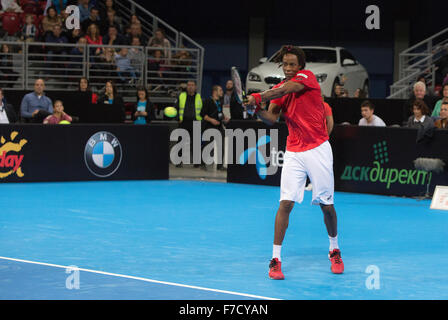 Sofia, Bulgarien - 22. November 2015: Sofia, Bulgarien - besiegte Grigor Dimitrov Monfils in einem demonstrativen Match in der Arena Armeec Stockfoto