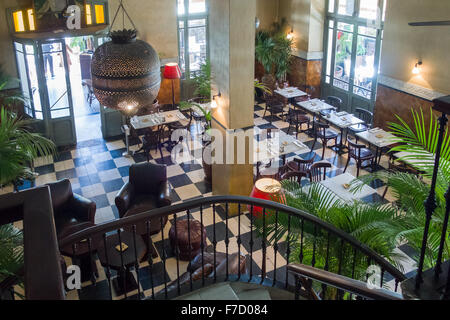 Innenraum des Grand Café De La Poste in Marrakesch, Marokko Stockfoto