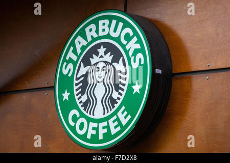 Starbucks Coffee Zeichen Prag Tschechische Republik Stockfoto