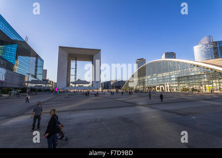 La Defense in Paris Grande arch Stockfoto