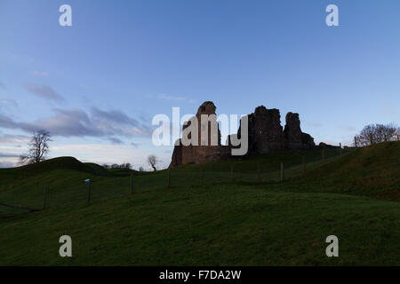 Die Ruinen von Brough Castle in Cumbria Stockfoto