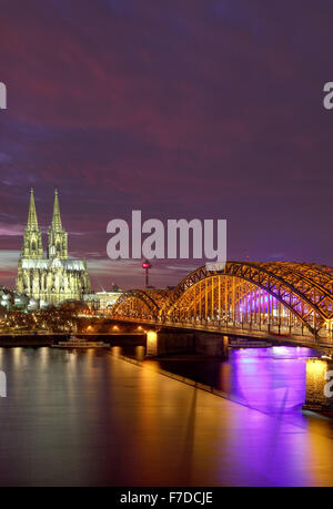 Kölner Dom und Hohenzollernbrücke, Köln, Deutschland, Europa Stockfoto