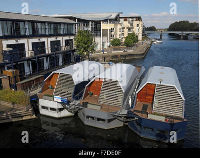 Hausboote-Kingston upon Thames, London, England, UK zwei Schlafzimmer Stockfoto