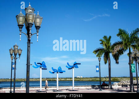 Fort Ft. Pierce Florida, City Marina Square, Indian River Water Lagoon, Gazebo Park Stahlskulptur im Schwimmen Jorge Blanco Künstler Kunst an öffentlichen Orten, Stockfoto