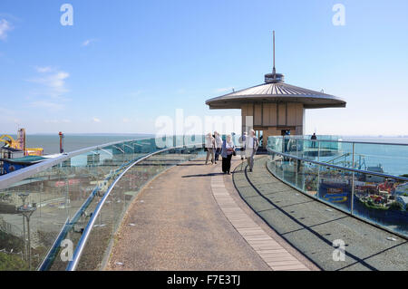 Pier Halle hebt zum Meer, Southend-on-Sea, Essex, England, Vereinigtes Königreich Stockfoto