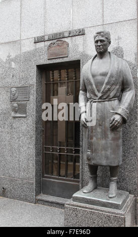 Luis Ángel Firpo, (11. Oktober 1894 – 7. August 1960), argentinischer Boxer. In Junín, Argentinien geboren, wurde er Wild Bull genannt. Stockfoto