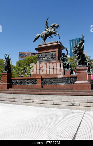 Dieses Denkmal für General José de San Martín ist die Plaza San Martín. Es wurde 1862 von Louis-Joseph Daumas geschaffen. Stockfoto