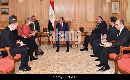 Paris, Paris, Frankreich. 29. November 2015. Der ägyptische Präsident Abdel Fattah al-Sisi trifft sich mit Generaldirektor der United Nations Educational, Scientific and Cultural Organization (UNESCO) Irina Bokova, in Paris am 30. November 2015 © Stringer/APA Bilder/ZUMA Draht/Alamy Live News Stockfoto