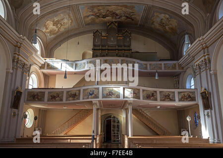 Kirche, St.-Nikolaus-Kirche mit Orgel loft, Interieur, Tannheim, Tannheimer Tal, Tirol, Österreich Stockfoto