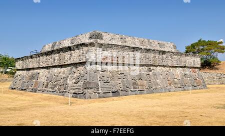 Pyramide der gefiederten Schlange, Ruinen von Xochicalco, Cuernavaca, Morelos, Mexiko Stockfoto