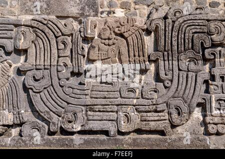 Befreiung an der Pyramide der gefiederten Schlangen, Details, Ruinen von Xochicalco, Cuernavaca, Morelos, Mexiko Stockfoto