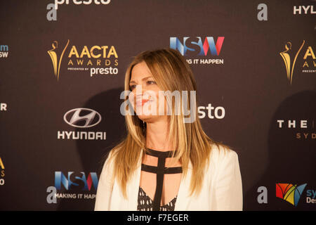 Sydney, Australien. 30. November 2015. Julia Zemiro ankommt auf dem roten Teppich vor dem 5. AACTA Industrie Preisabendessen. Der Australian Academy of Cinema und Television Arts Awards erkennen Bildschirm Exzellenz in Australien. Bildnachweis: model10/Alamy Live-Nachrichten Stockfoto