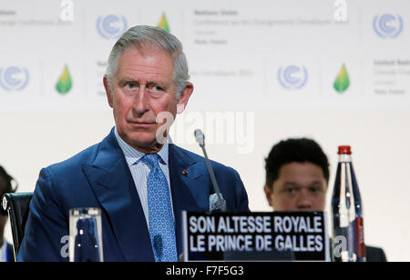 Paris, Frankreich. 30. November 2015. Großbritanniens Prinz Charles besucht die Eröffnungsfeier der 21. Konferenz der Vertragsparteien der UN Framework Convention on Climate Change (COP 21) in Le Bourget, einem Vorort von Paris, Hauptstadt von Frankreich, am 30. November 2015. Bildnachweis: Xinhua/Alamy Live-Nachrichten Stockfoto