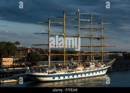 Star Clipper cruise Großsegler angedockt in Venedig, Italien Stockfoto