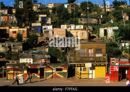 Ein Elendsviertel am Stadtrand von schwarzen Township Khayalethu Süd in Knysna, Westkap, Südafrika Stockfoto