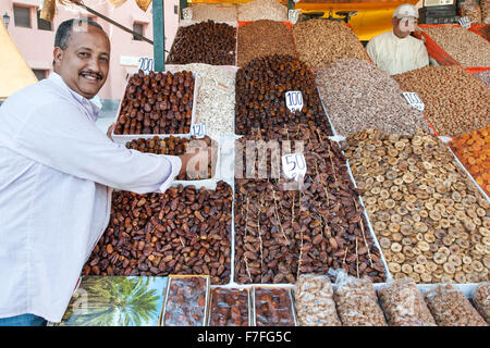 Getrockneten Früchten und Nüssen zum Verkauf in Marrakech, Marokko. Stockfoto