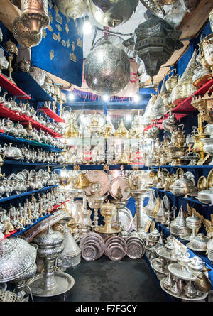 Besteck für den Verkauf in den Souk in Marrakesch, Marokko. Stockfoto