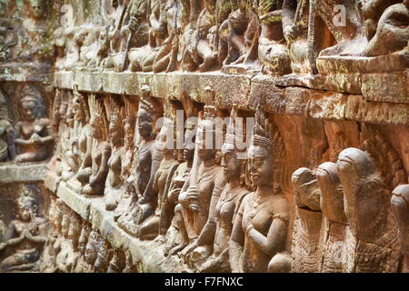 Scalptures an den Wänden der Terrasse von Leper King Tempel, Angkor, Kambodscha, Asien Stockfoto