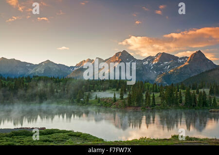 Nadel-Berge, Molas See und Nebel, San Juan National Forest, Colorado USA Stockfoto