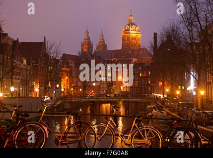 St. Nicolas Church in Amsterdam im Winter. Niederlande Stockfoto