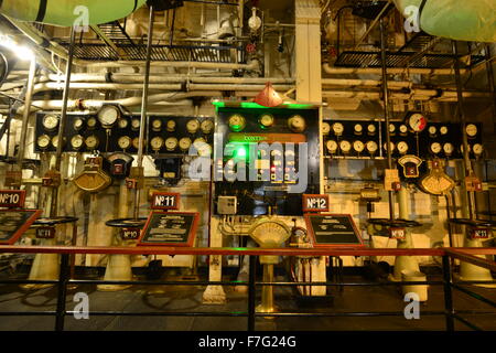 Der Maschinenraum des Queen Mary Liners Stockfoto
