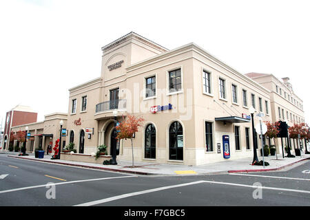 Napa, Kalifornien, USA. 23. November 2015. Napa-Platz, befindet sich auf First Street zwischen Schule und Franklin Street, wurde zum Verkauf gelistet. © Napa Valley Register/ZUMA Draht/Alamy Live-Nachrichten Stockfoto