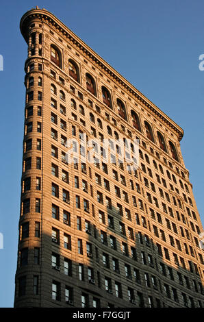 NEW YORK CITY - Juni 22: Das Flatiron Building 22. August 2006 in New York, NY. Als einen Wahrzeichen Wolkenkratzer und absolvierte ich Stockfoto