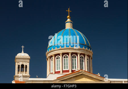 Die Kuppel des christlichen griechisch-orthodoxen Tempel von Saint Nicolas (Agios Nikolaos), in Ermoupolis, Insel Syros, Griechenland. Stockfoto