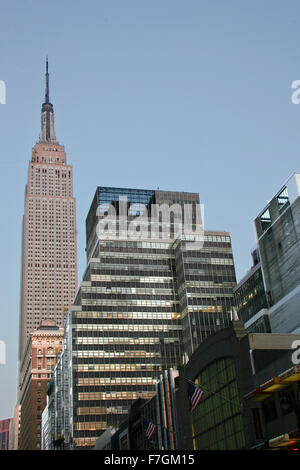 Das Empire State Building ist ein 102-Geschichte-Wolkenkratzer in New York City an der Kreuzung der Fifth Avenue und West 34th S Stockfoto