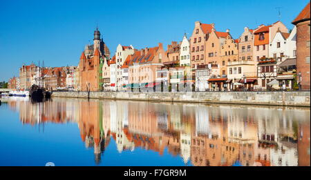 Danziger Altstadt, Kran Tor am Ufer des Fluss Mottlau, Pommern, Polen Stockfoto