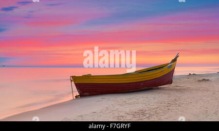 Sonnenuntergangszeit Landschaft, romantische Szene, Ostsee, Polen Stockfoto