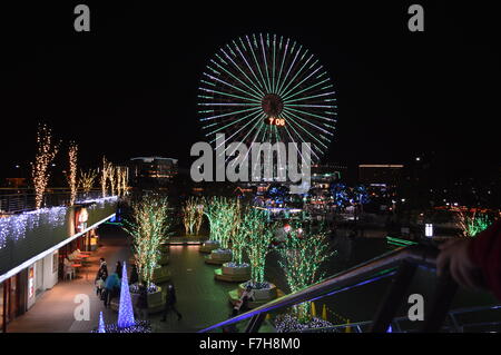 Schöne Yokohama Hafen Hafen Minato Mirari in Nacht mit langen Belichtungszeiten um Beleuchtung zu decken Stockfoto