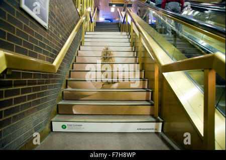 Imogen Cunningham Foto reproduziert auf Treppe der Port Authority Busstation in Manhattan im Rahmen des Projekts Kunst überall in New York. Stockfoto