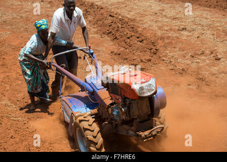 MALAWI, Lilongwe, Hand Traktor Ausbildung für Frauen kleinen Landwirt Stockfoto