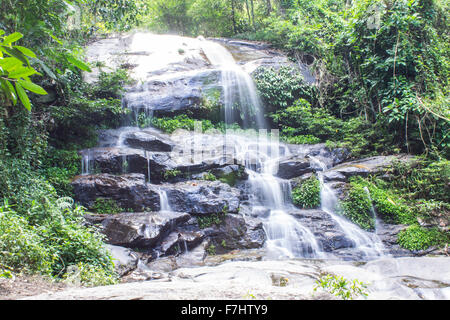 Mo Tha als Wasserfall In Doi Suthep - Pui National Park, Chiang Mai in Thailand Stockfoto