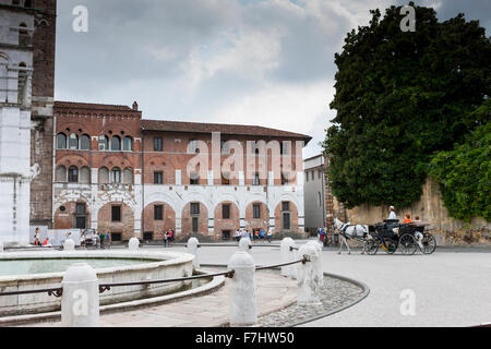 Piazza Antelminelli in Lucca, Toskana, Italien. Stockfoto