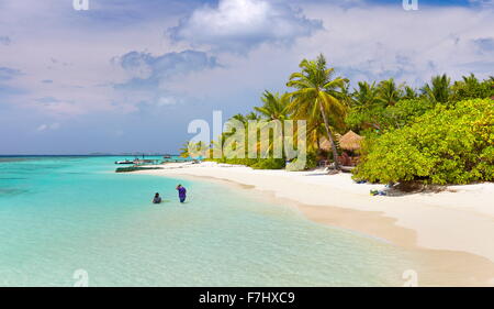 Malediven Insel, tropischen Strand auf dem Ari-Atoll Stockfoto