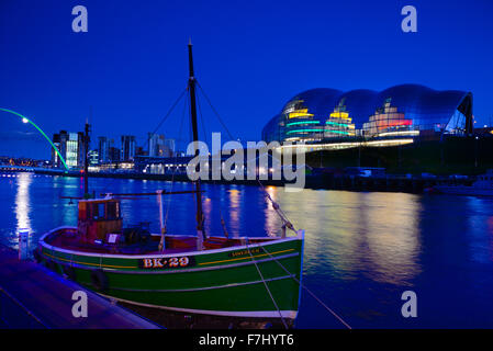 Newcastle Upon Tyne Kai am frühen Abend Stockfoto