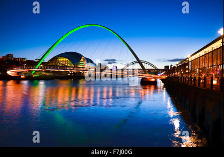 Newcastle Upon Tyne Kai am frühen Abend Stockfoto