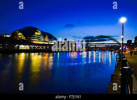 Newcastle Upon Tyne Kai am frühen Abend Stockfoto