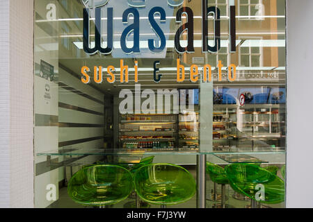 Wasabi Japanisch fast food Sushi und Bento bar in Soho, London, England, Großbritannien Stockfoto