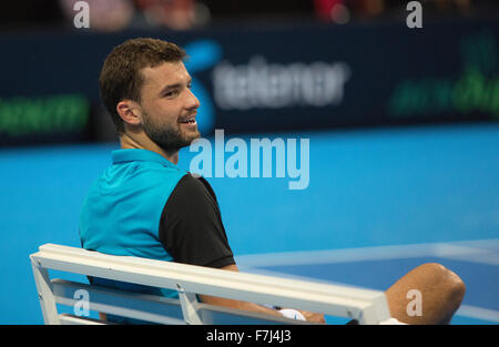 Sofia, Bulgarien - 28. November 2015: Sofia, Bulgarien - besiegte Grigor Dimitrov Monfils in einem demonstrativen Match in der Arena Armeec Stockfoto