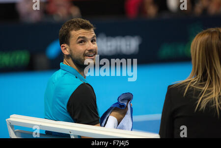 Sofia, Bulgarien - 28. November 2015: Sofia, Bulgarien - besiegte Grigor Dimitrov Monfils in einem demonstrativen Match in der Arena Armeec Stockfoto