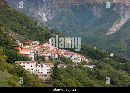 Marmorberge und Antona Dorf, Toskana, Italien Stockfoto